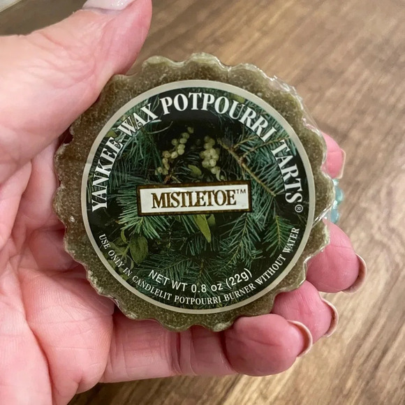 Lot of 4 YANKEE CANDLE Wax Potpourri TARTS NEW Retired Holiday Scents Fragrance - Picture 3 of 7